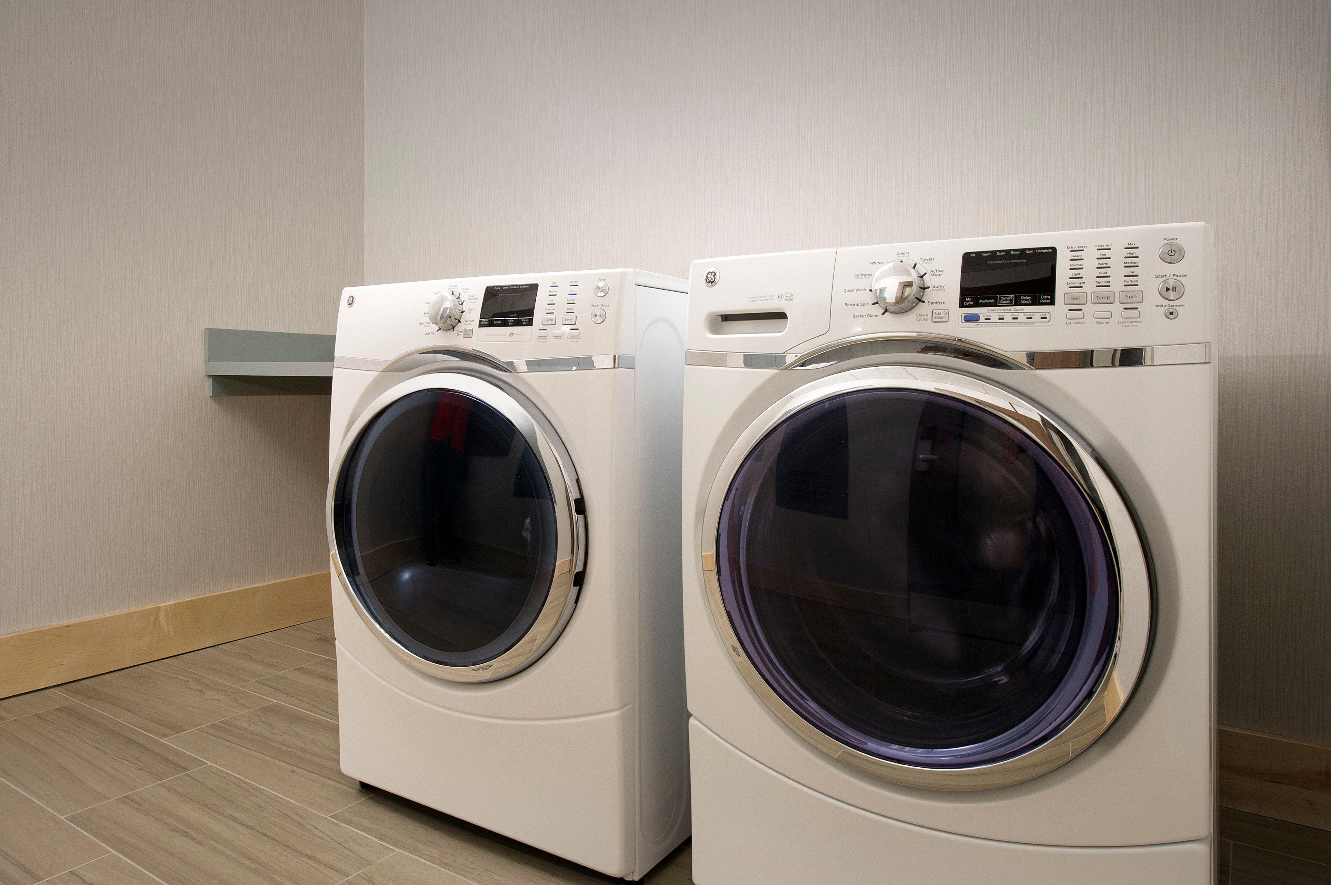 Holiday Inn Express & Suites By Ihg Altoona By Ihg Extérieur photo