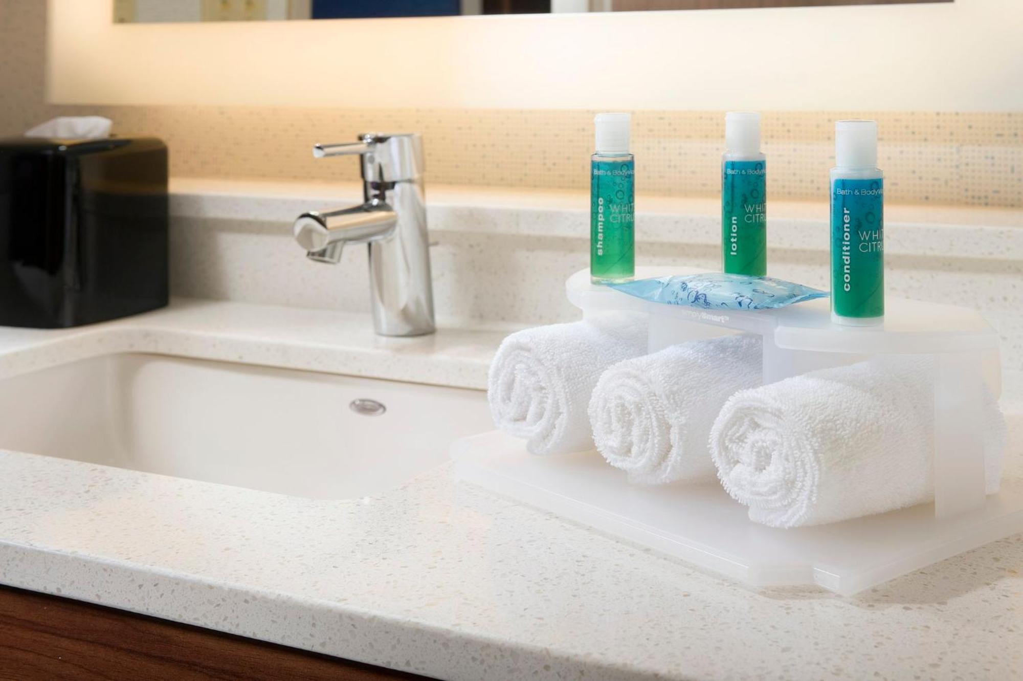 Holiday Inn Express & Suites By Ihg Altoona By Ihg Extérieur photo